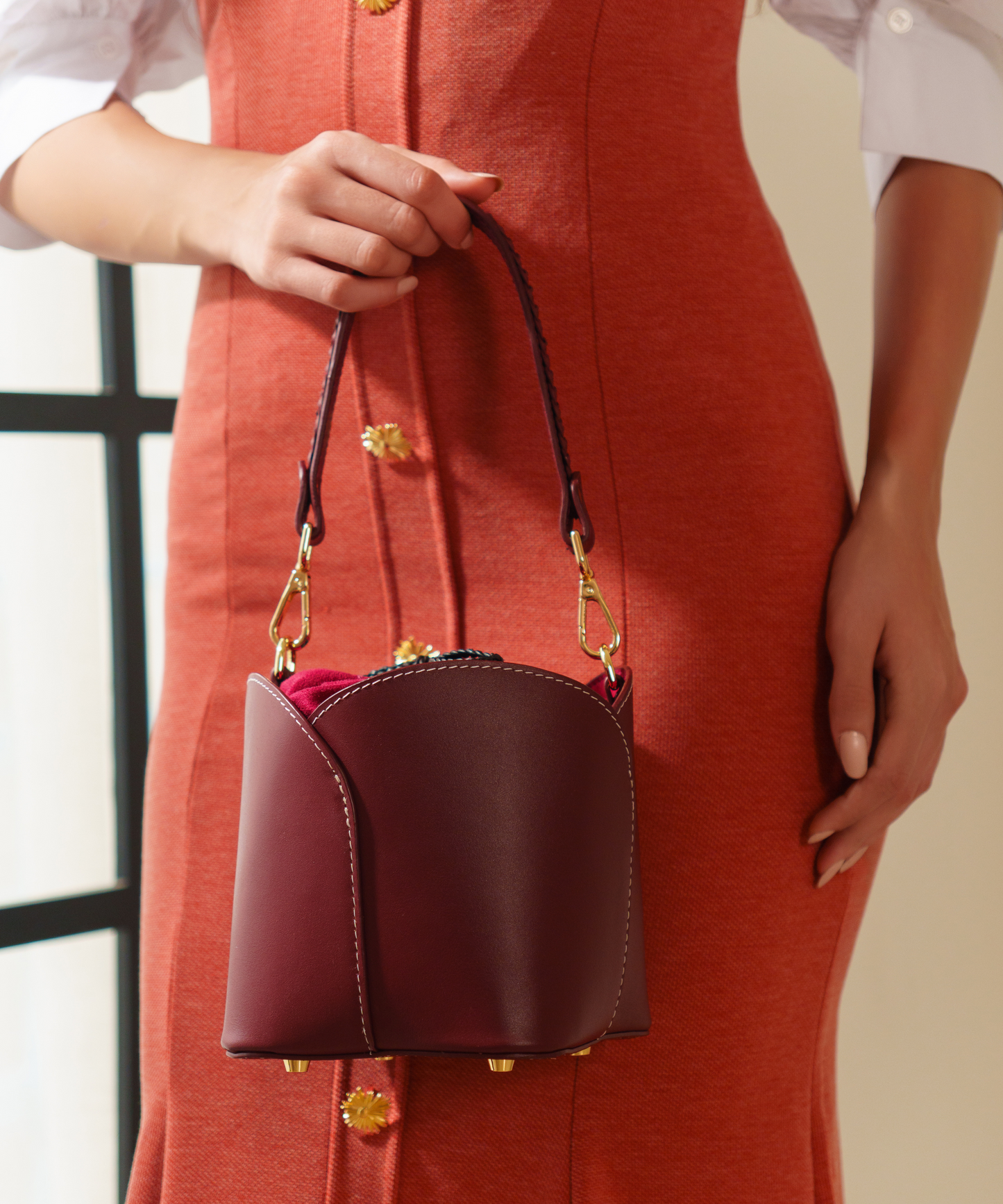 AMIE BUCKET BAG - MAROON